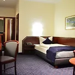 Ξενοδοχείο Trip Uebachs 4*