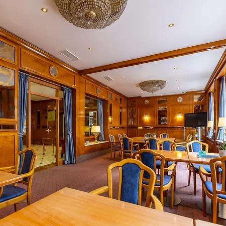 Hotel Trip Uebachs 4*
