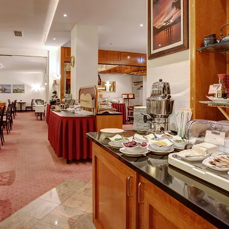 Hotel Trip Uebachs 4*